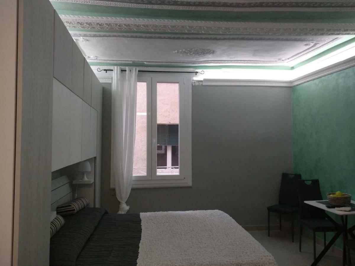 Torre Degli Orefici Dimora Medioevale Genua